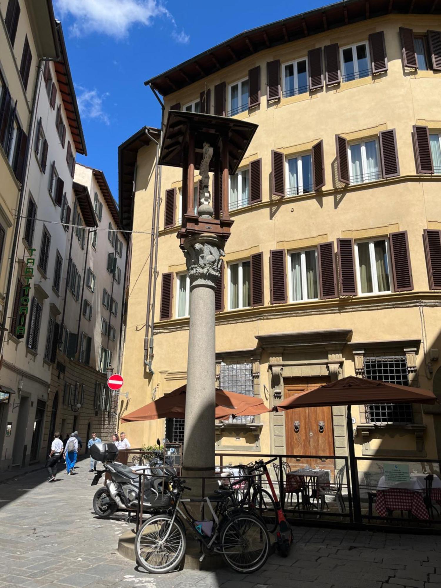 Cozy Duomo Dante Uffizi Firenze Central Luaran gambar